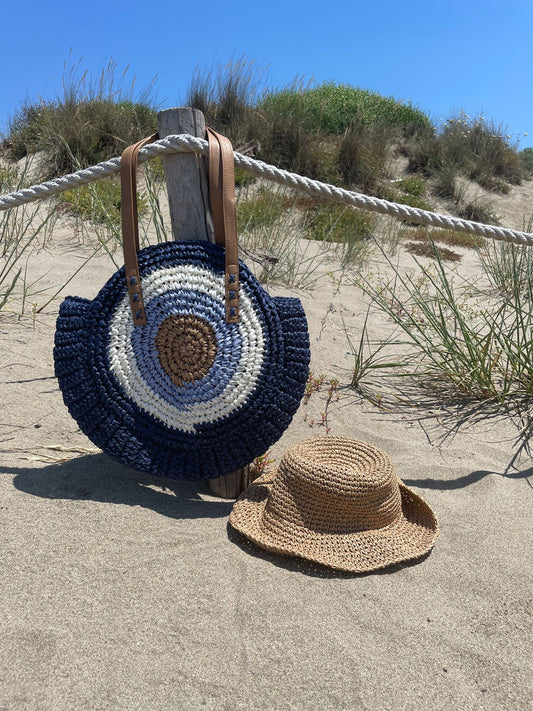 Cappello da pescatore in paglia intrecciato